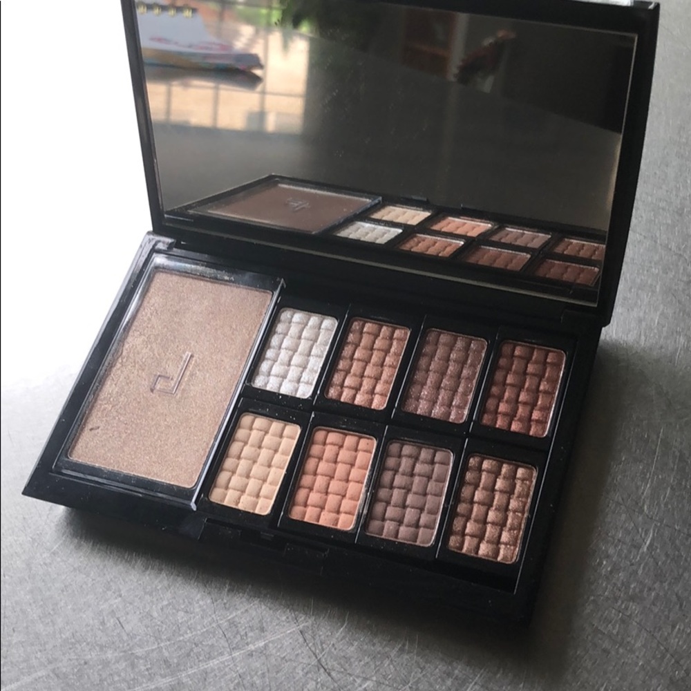 Freematic Eyeshadow Pro Palette